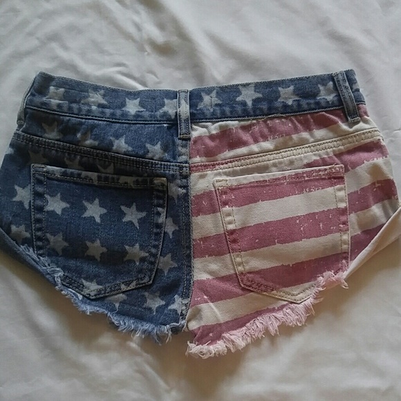 Shorts - Picture 5 of 6